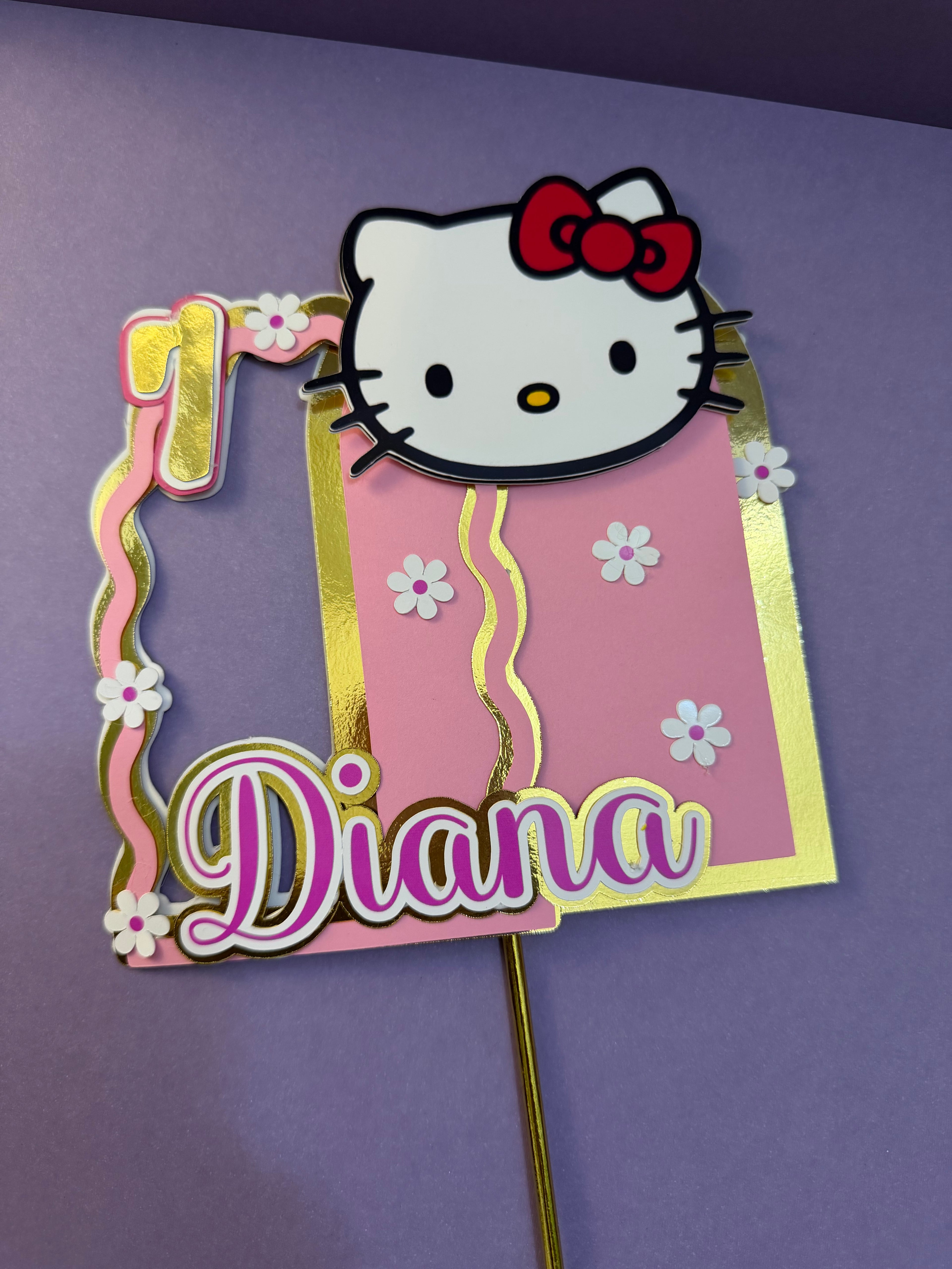 Hello kitty caketopper